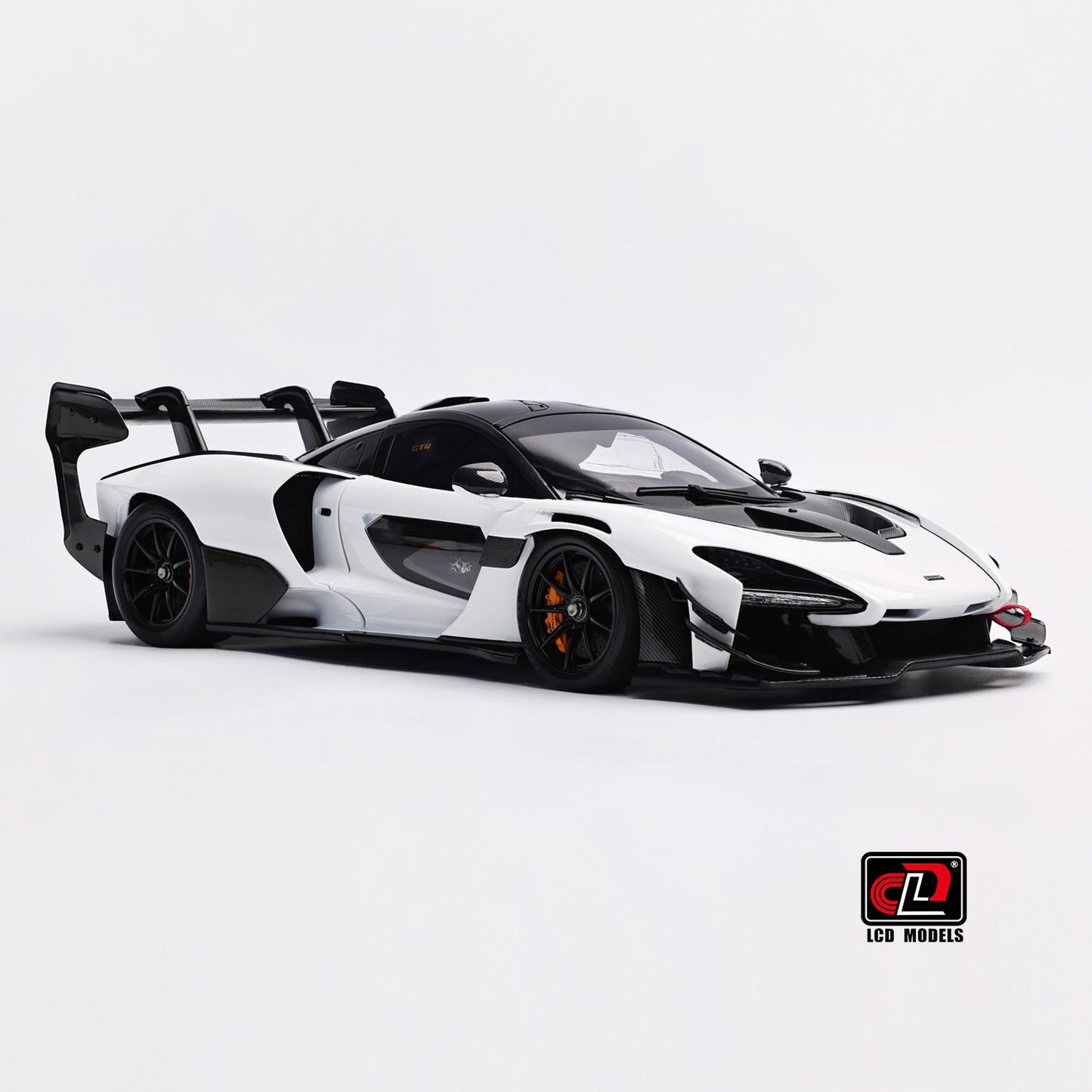 LCD Mclaren Senna GTR White 1:18