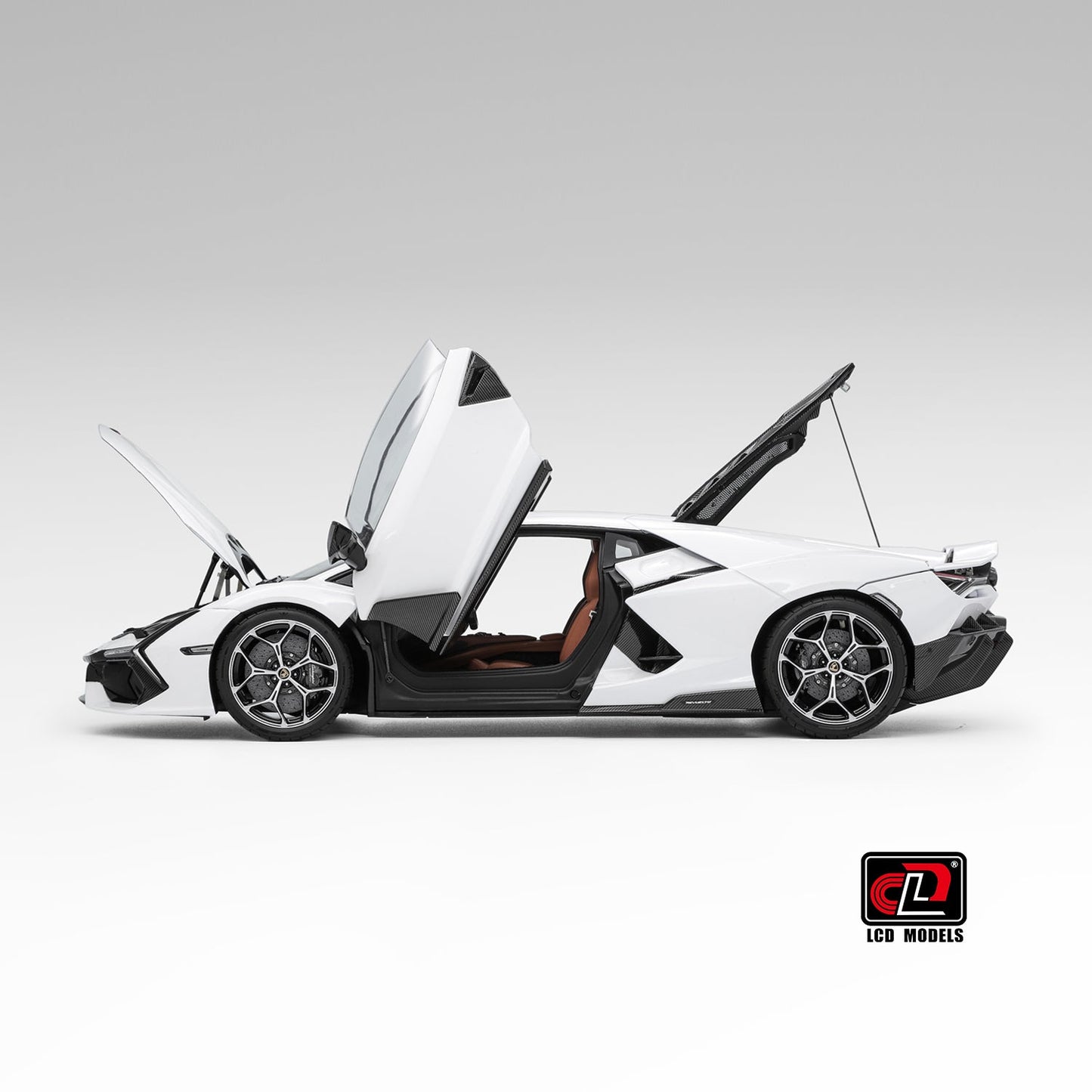 LCD 2024 Lamborghini Revuelto White 1:18