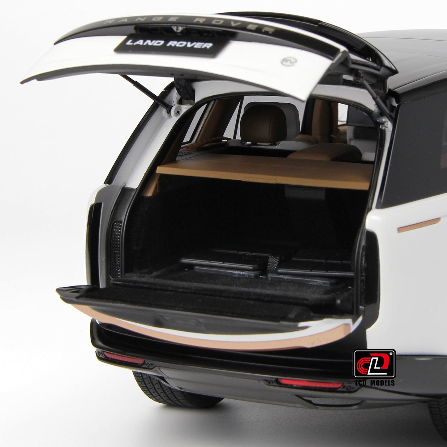 LCD 2022 Land Rover Range Rover SV Serenity White w/ Black Roof 1:18