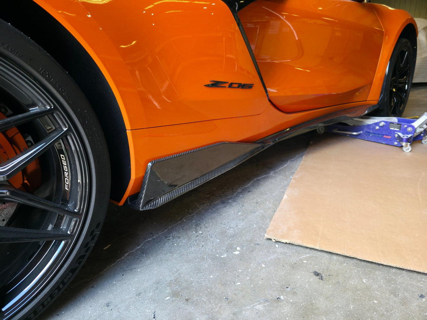 Z07R Side Skirts(z06, eRay, GS, GSX, ZR1, ZR1X,Stingray), Large Side Blade. Pre Preg 2x2 Carbon