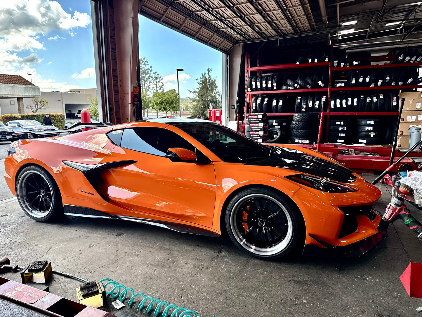 Z07R Side Skirts(z06, eRay, GS, GSX, ZR1, ZR1X,Stingray), Large Side Blade. Pre Preg 2x2 Carbon