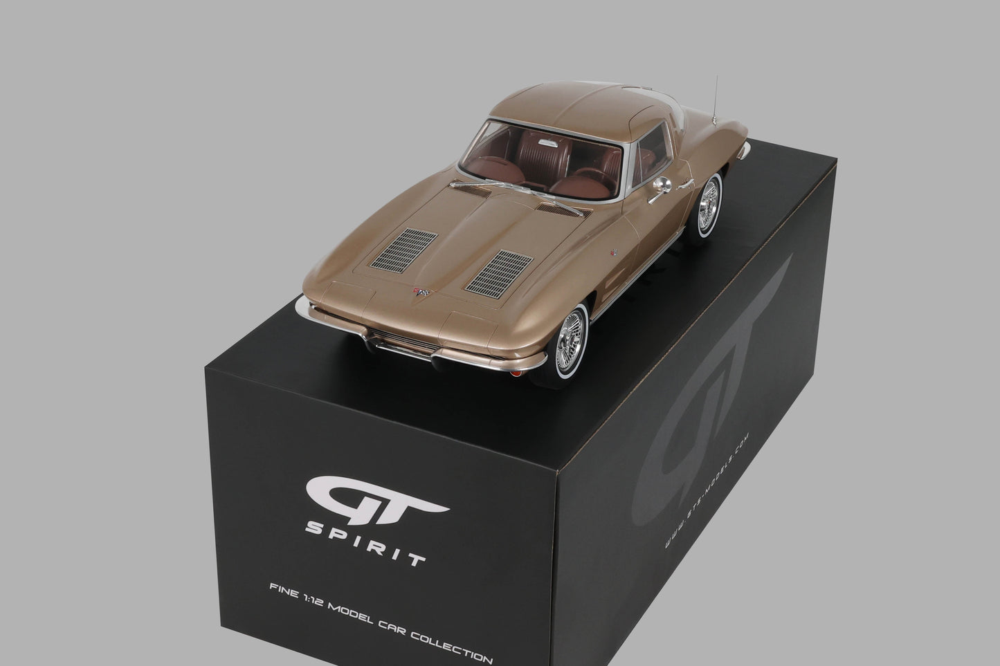 GT Spirit 1963 Chevy Corvette C2 Coupe Saddle Tan 1:12