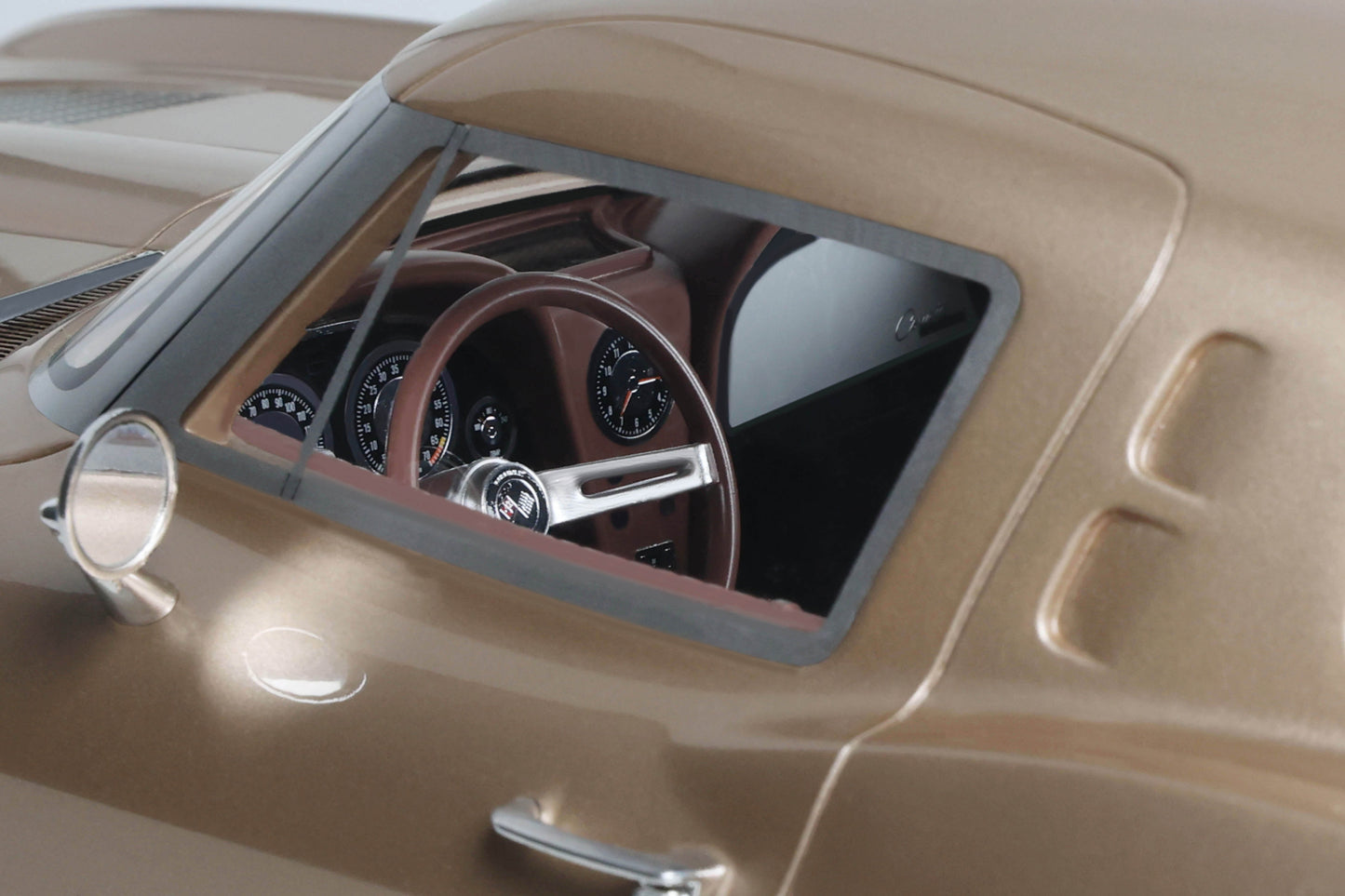 GT Spirit 1963 Chevy Corvette C2 Coupe Saddle Tan 1:12