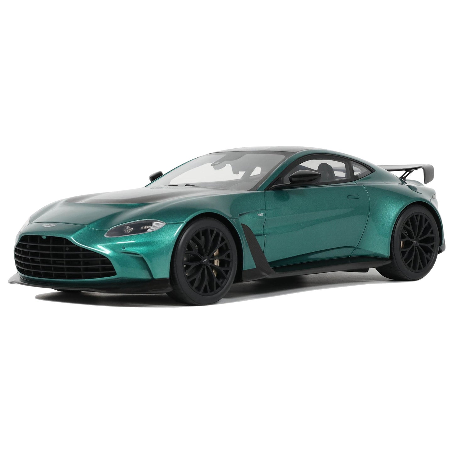 GT Spirit 2023 Aston Martin V12 Vantage Racing Green 1:18