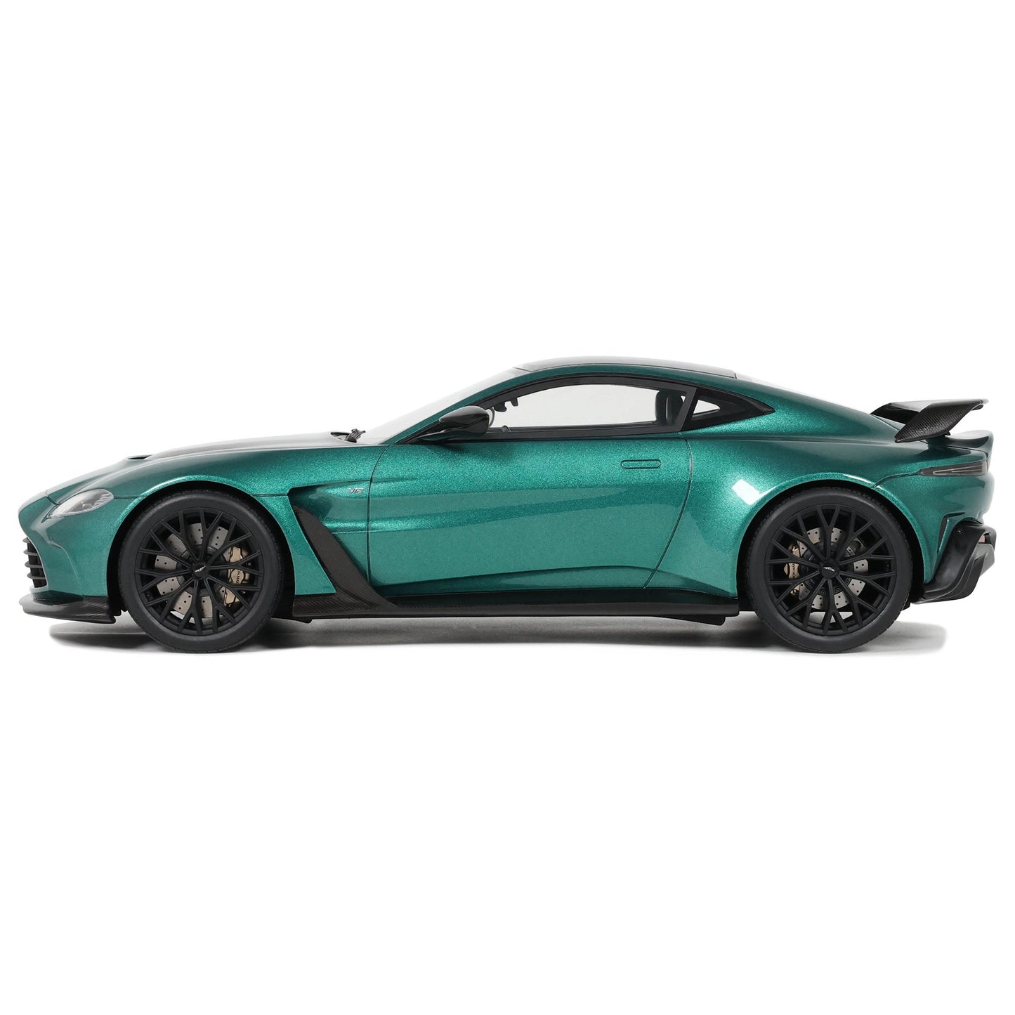 GT Spirit 2023 Aston Martin V12 Vantage Racing Green 1:18