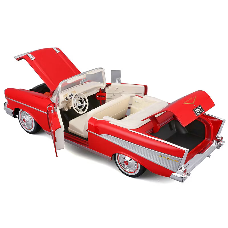 STM Diecast Maisto 1957 Chevrolet Bel Air Red and White 1:18 - View 2