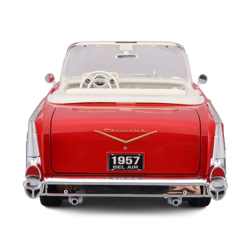 STM Diecast Maisto 1957 Chevrolet Bel Air Red and White 1:18 - View 5