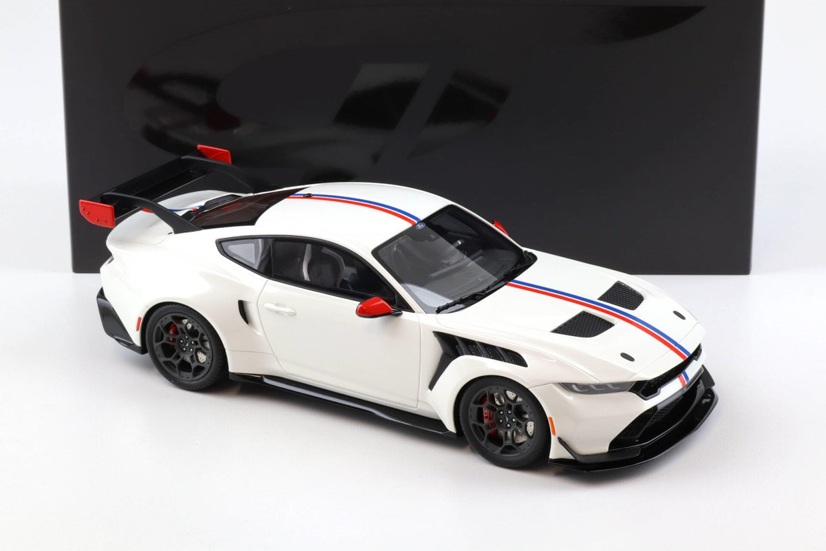 STM Diecast GT Spirit 2025 Ford Mustang GTD Spirit of America Performance White 1:18 - View 2