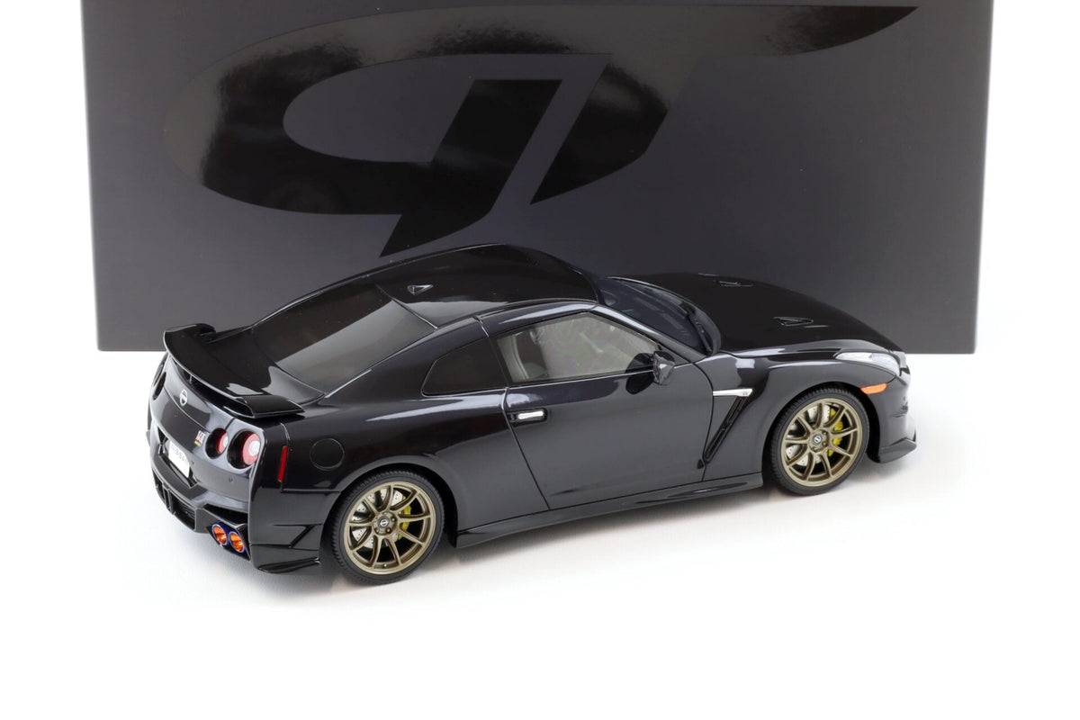 STM Diecast GT Spirit 2024 Nissan GT-R (R35) Skyline T-Spec Takumi Edition Purple 1:18 - View 3