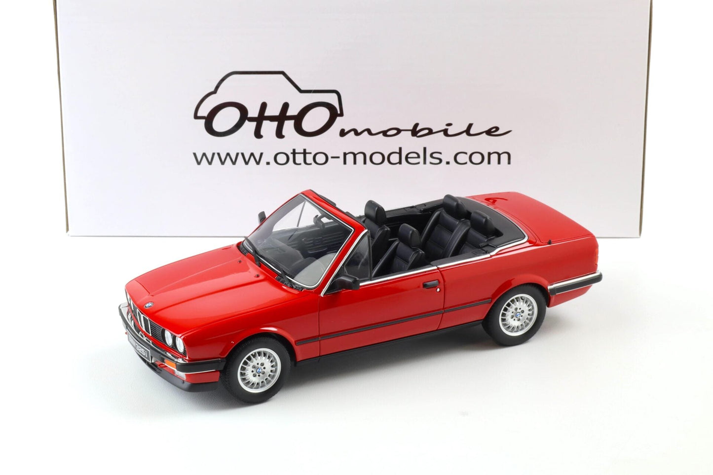 Otto 1986 BMW E30 325i Convertible Bright Red 1:18