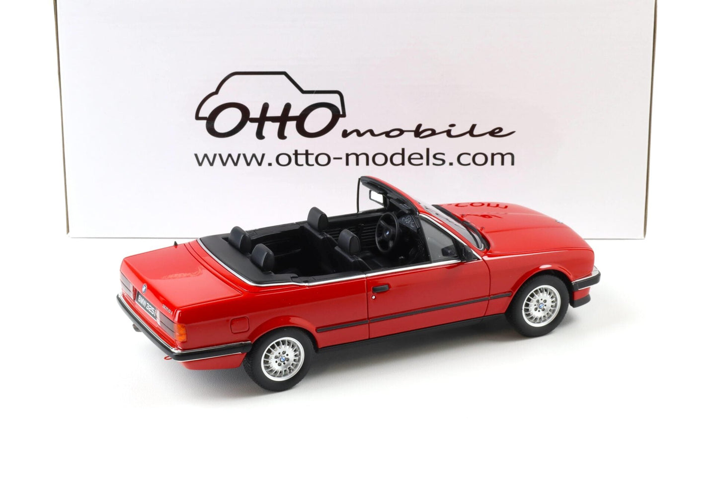 Otto 1986 BMW E30 325i Convertible Bright Red 1:18
