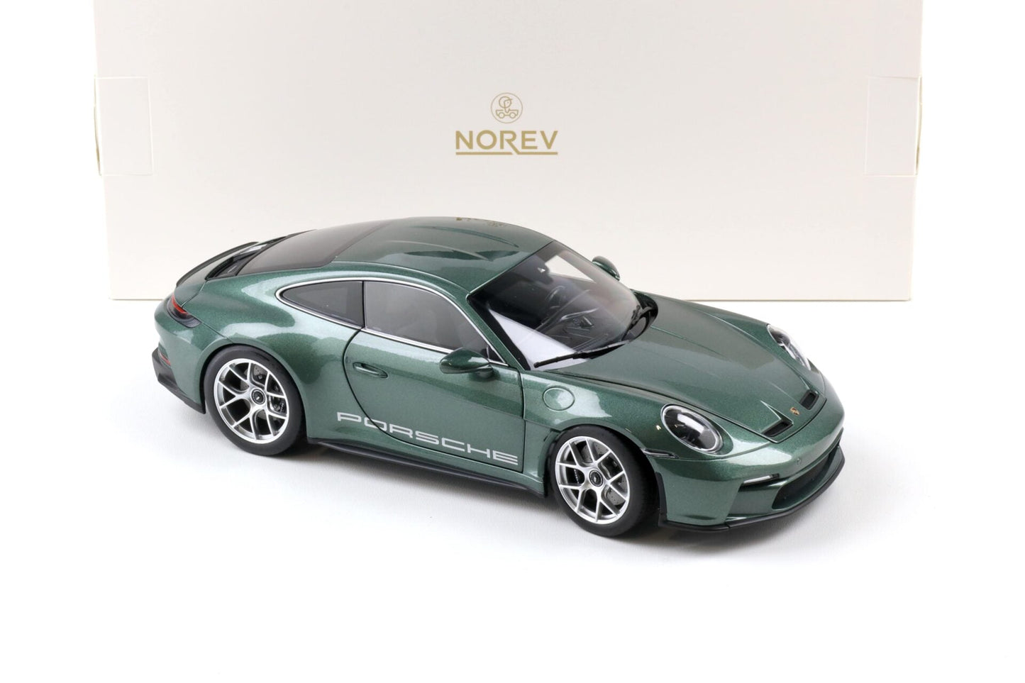 Norev 2023 Porsche 911 992 S/T Malachite Green Metallic 1:18