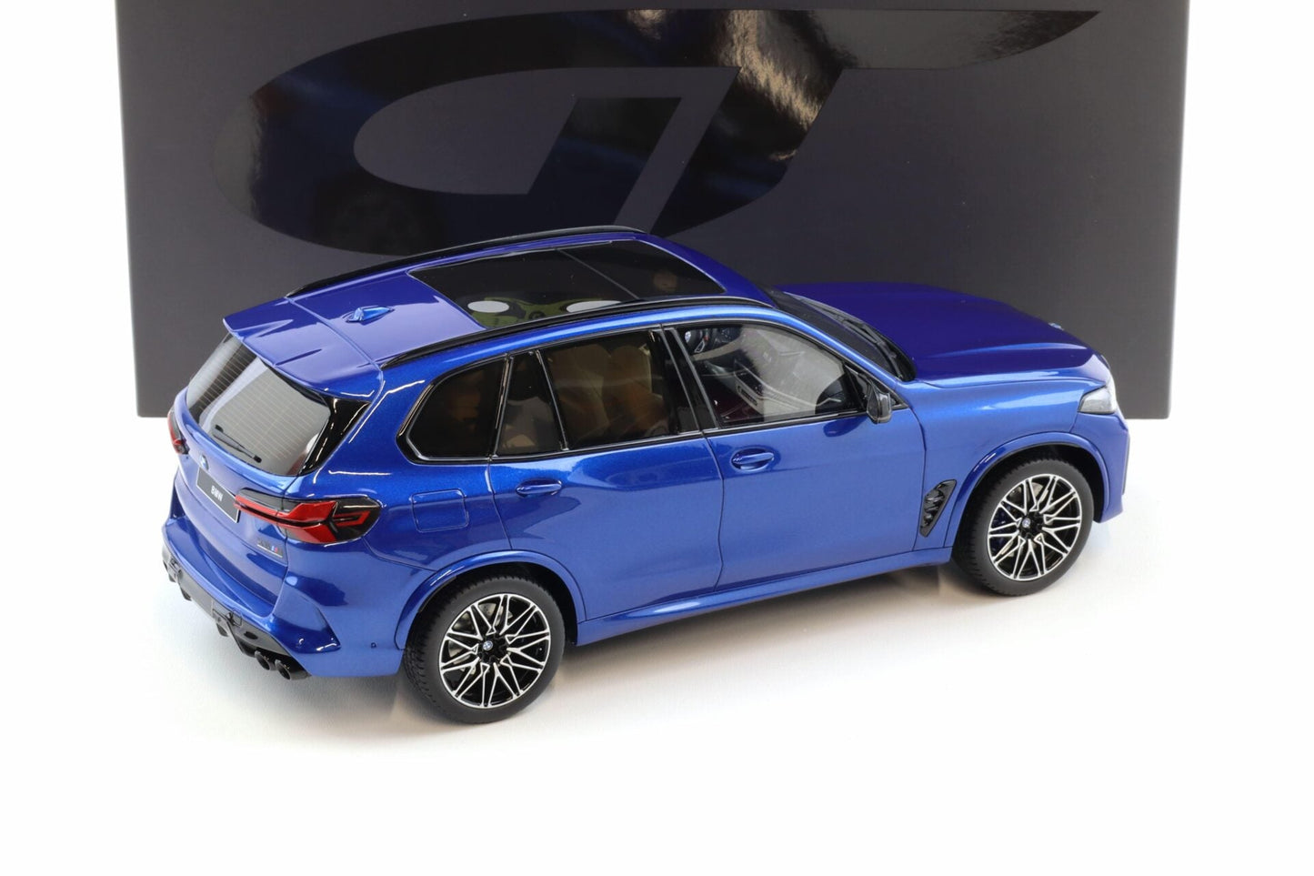 GT Spirit 2023 BMW X5M (G05) Competition Marina Bay Blue Metallic 1:18 *Defect*