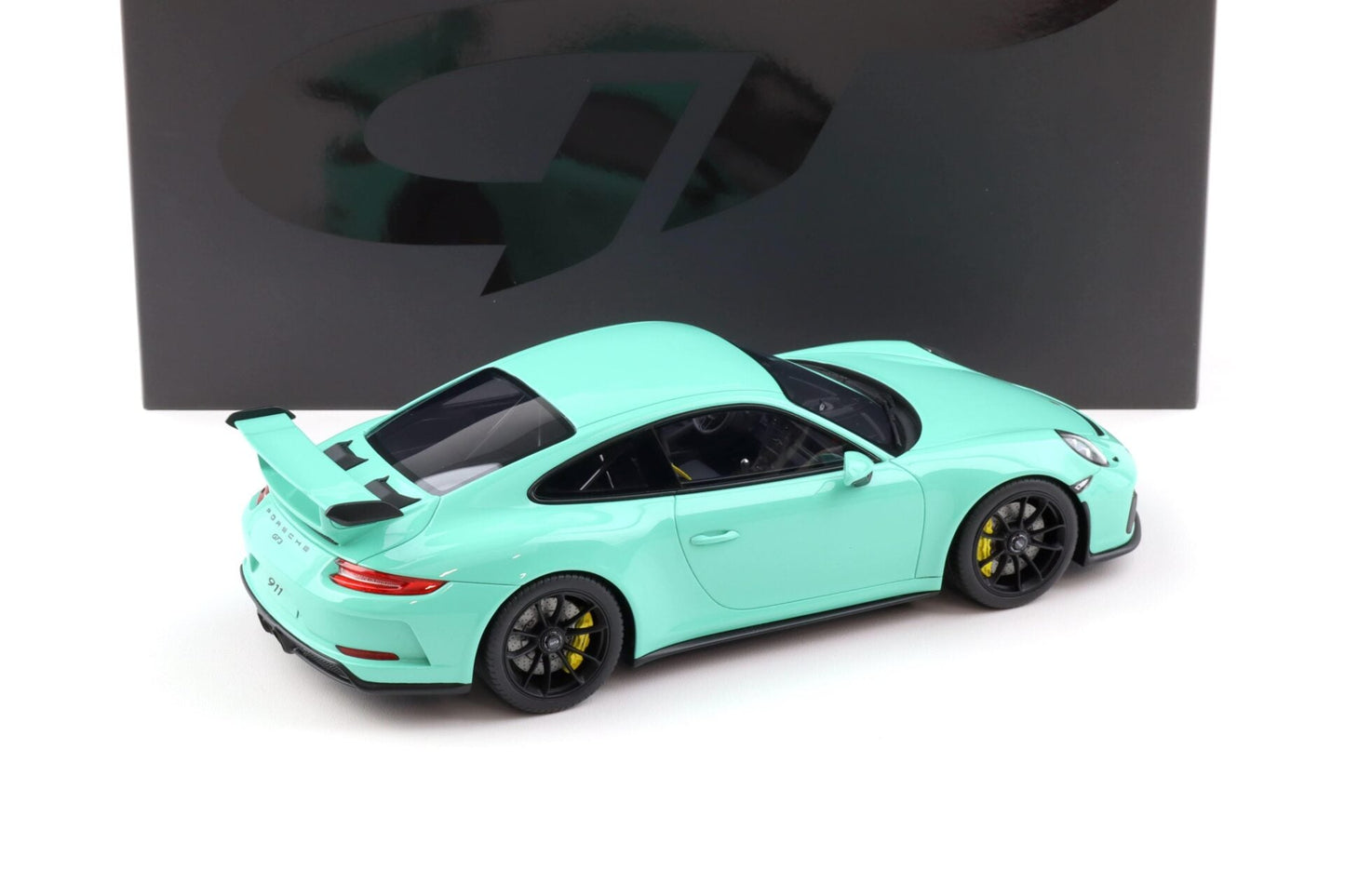 GT Spirit 2018 Porsche 911 991.2 GT3 Coupe Mint Green 1:18