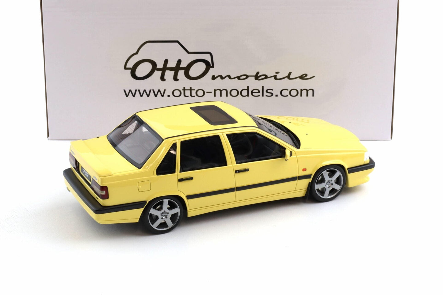 Otto 1996 Volvo 850 T5R Cream Yellow 1:18