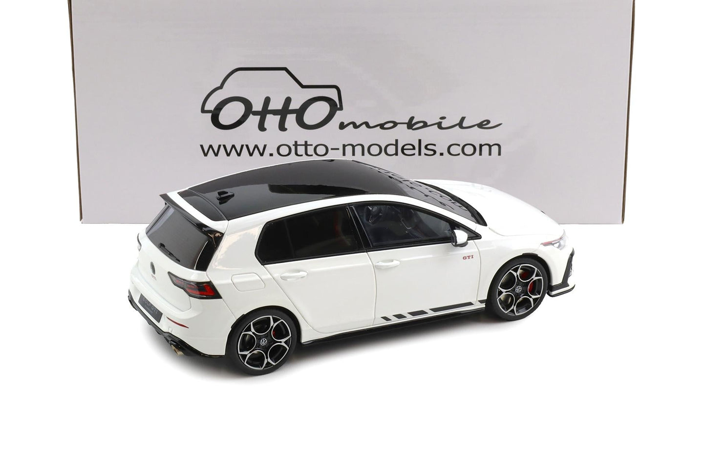 Otto 2024 Volkswagen Golf GTI MK8 Clubsport White 1:18