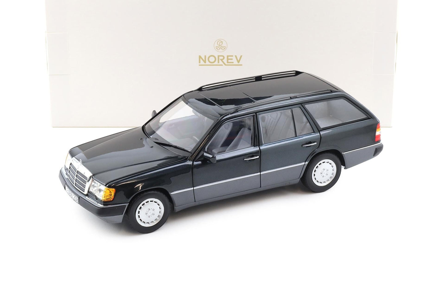 Norev 1:18 1990 Mercedes-Benz E Class 300TD (S124) Station Wagon T-Model Black 1:18