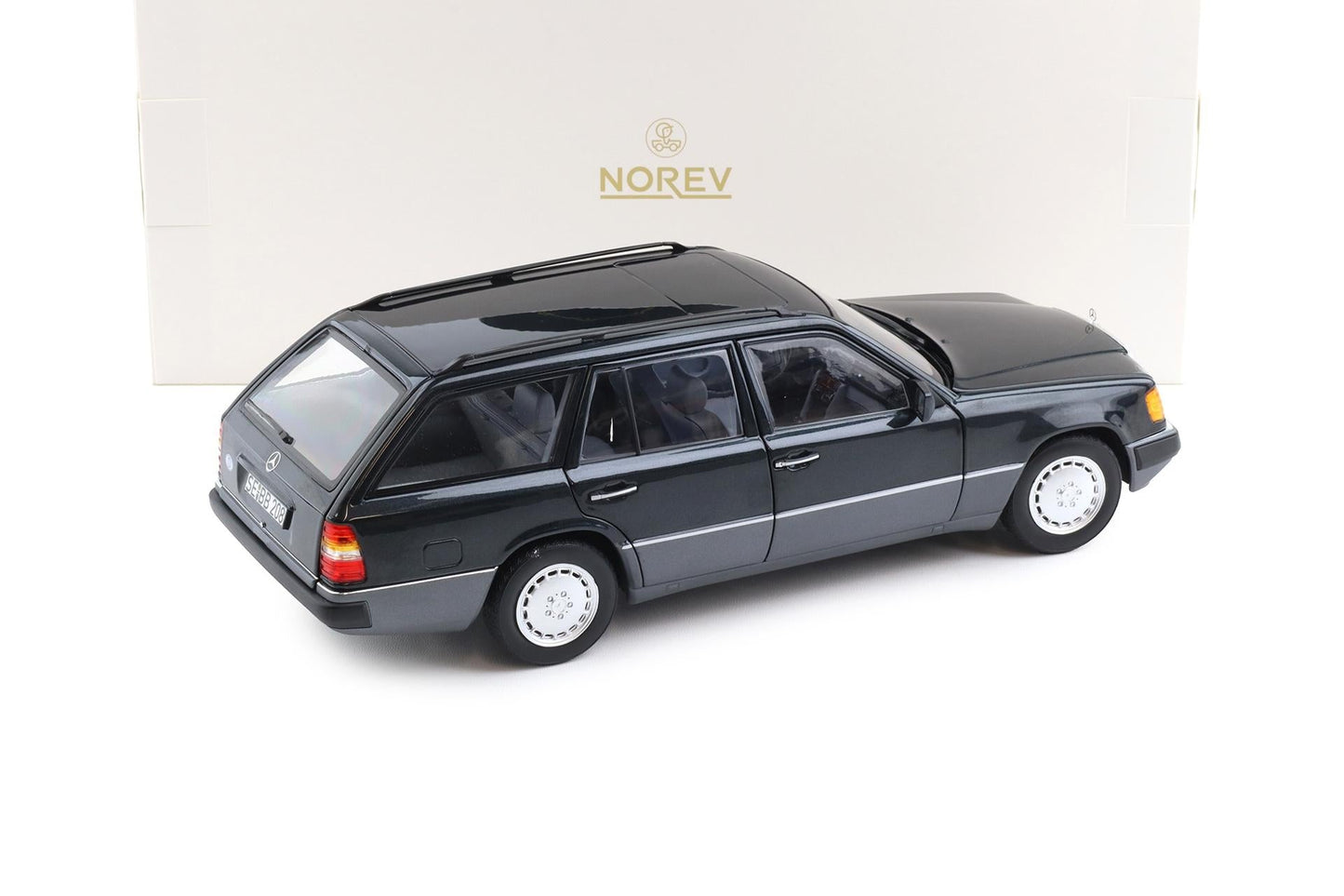 Norev 1:18 1990 Mercedes-Benz E Class 300TD (S124) Station Wagon T-Model Black 1:18