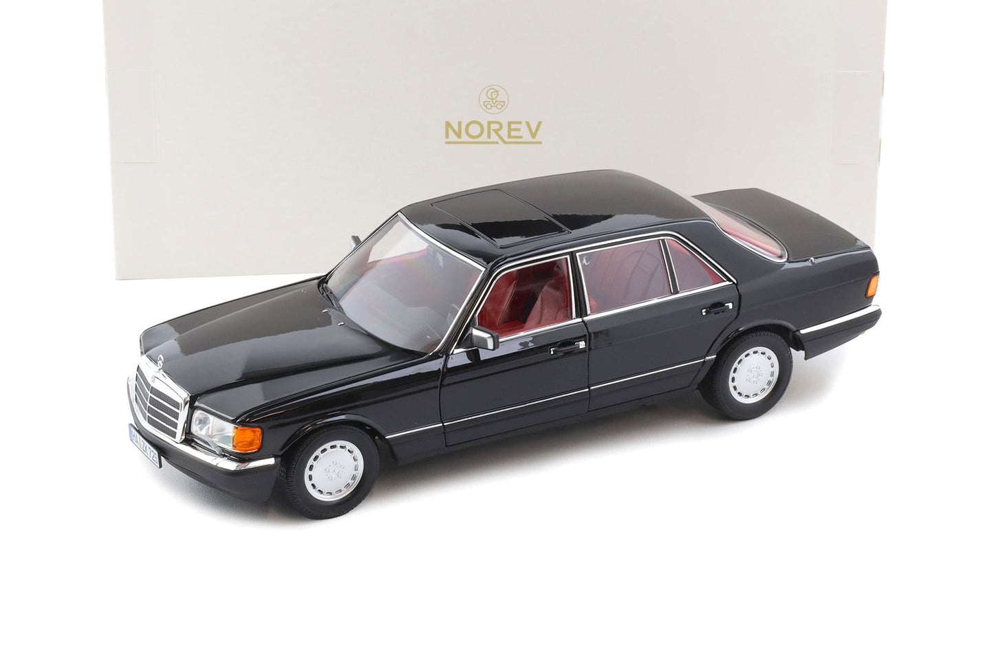 Norev 1991 Mercedes-Benz 560 SEL (W126) Black 1:18