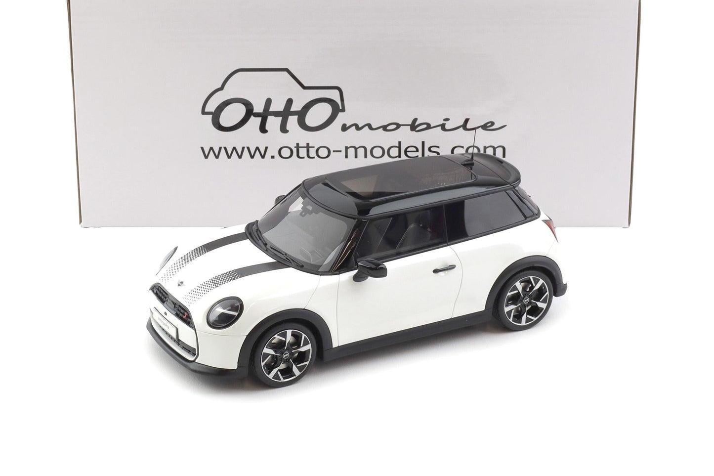 Otto 2025 Mini Cooper S F66 Nanuq White 1:18