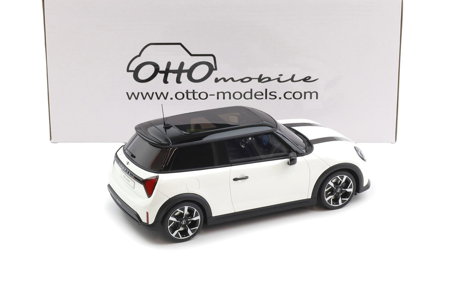 Otto 2025 Mini Cooper S F66 Nanuq White 1:18