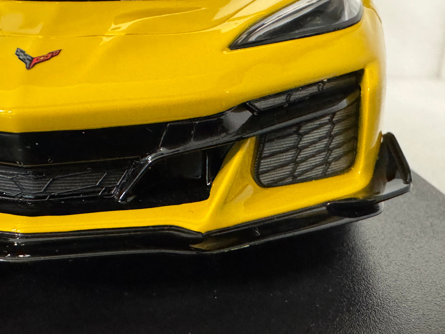 GT Spirit 2025 Chevy Corvette C8 ZR1 Competition Yellow Tintcoat 1:18 *Defect*