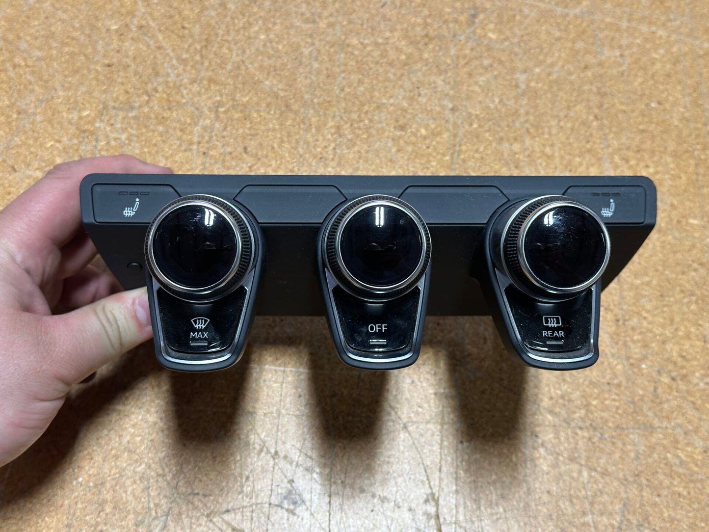 T1 2nd Gen Audi R8 V10 Climate Controls