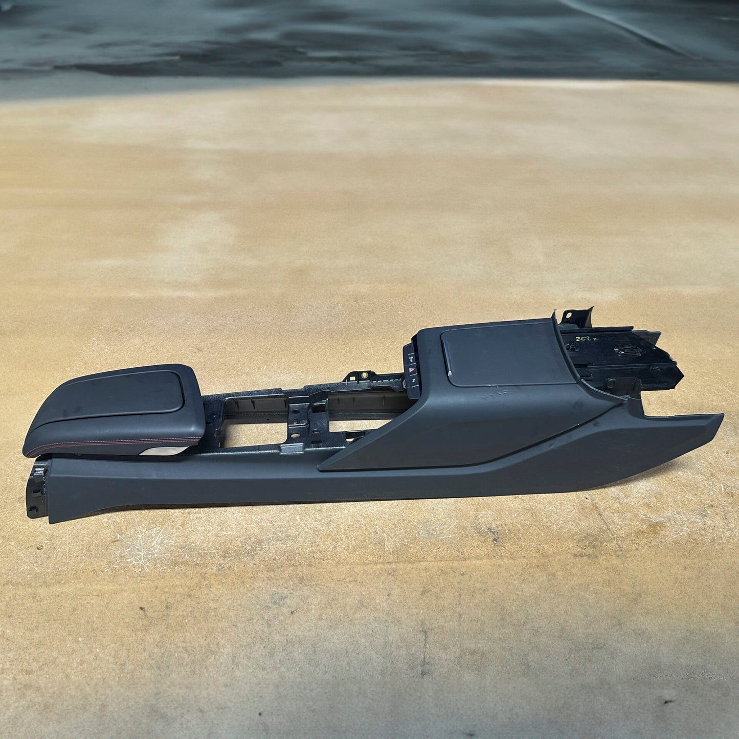 T1 2020 Audi R8 Center Console