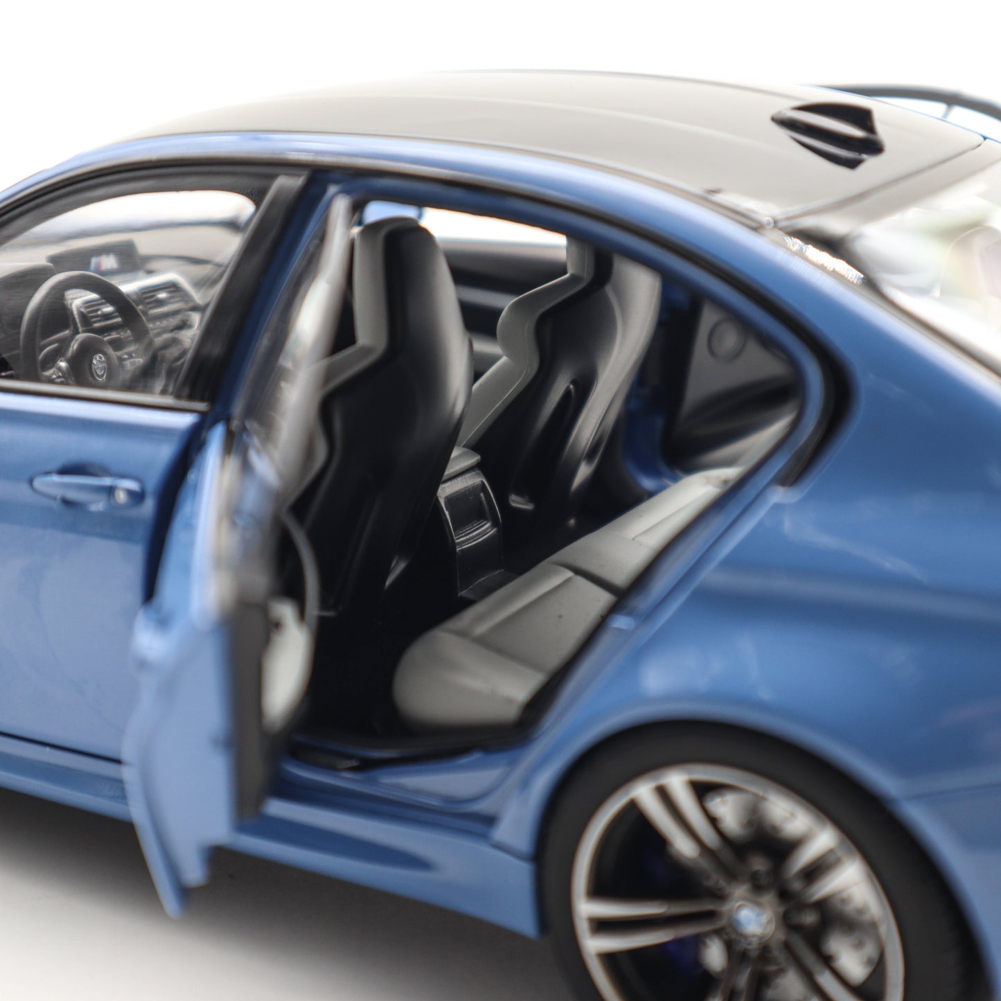 Norev 2017 BMW M3 (F80) Yas Marina Blue 1:18
