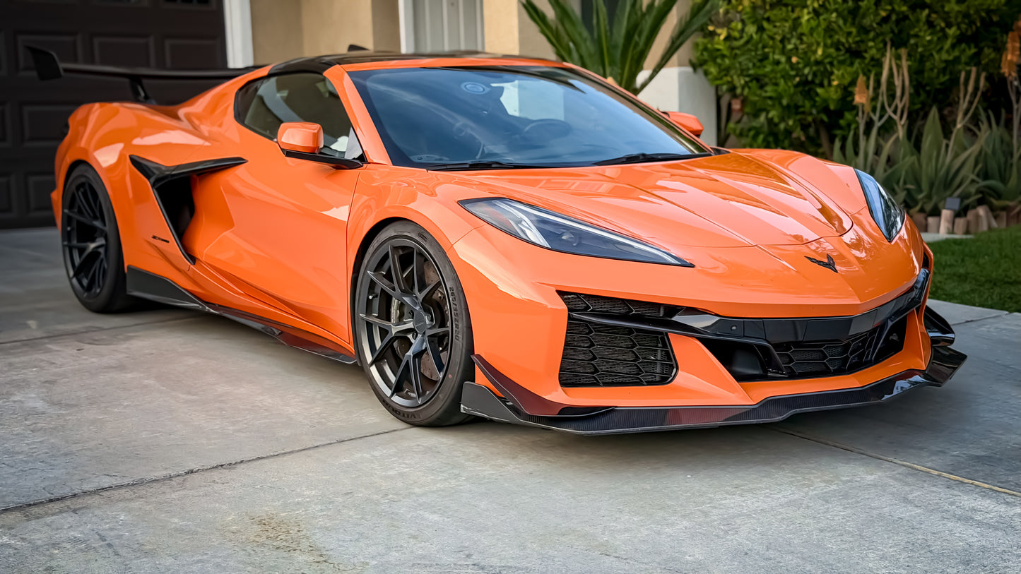 Z07R Side Skirts(z06, eRay, GS, GSX, ZR1, ZR1X,Stingray), Large Side Blade. Pre Preg 2x2 Carbon
