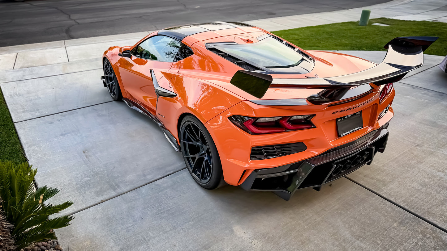 Z07R Side Skirts(z06, eRay, GS, GSX, ZR1, ZR1X,Stingray), Large Side Blade. Pre Preg 2x2 Carbon