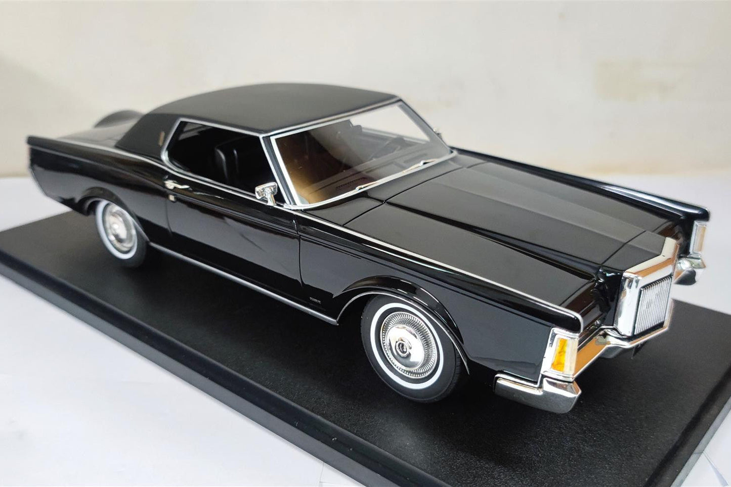 Cult-Scale 1971 Lincoln Continental Mark III Black 1:18