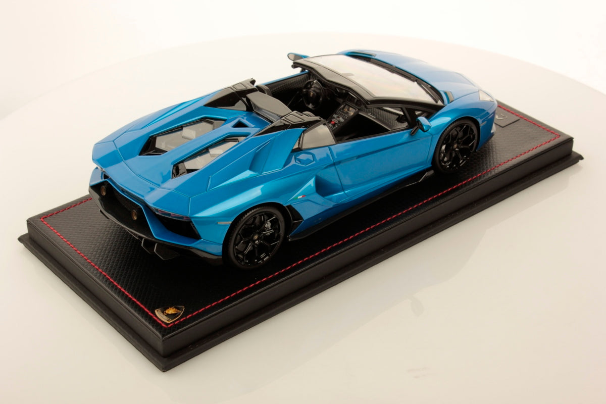 MR Models Lamborghini Aventador LP 780-4 Ultimae Roadster Blu Tawaret 1:18 WITH DISPLAY