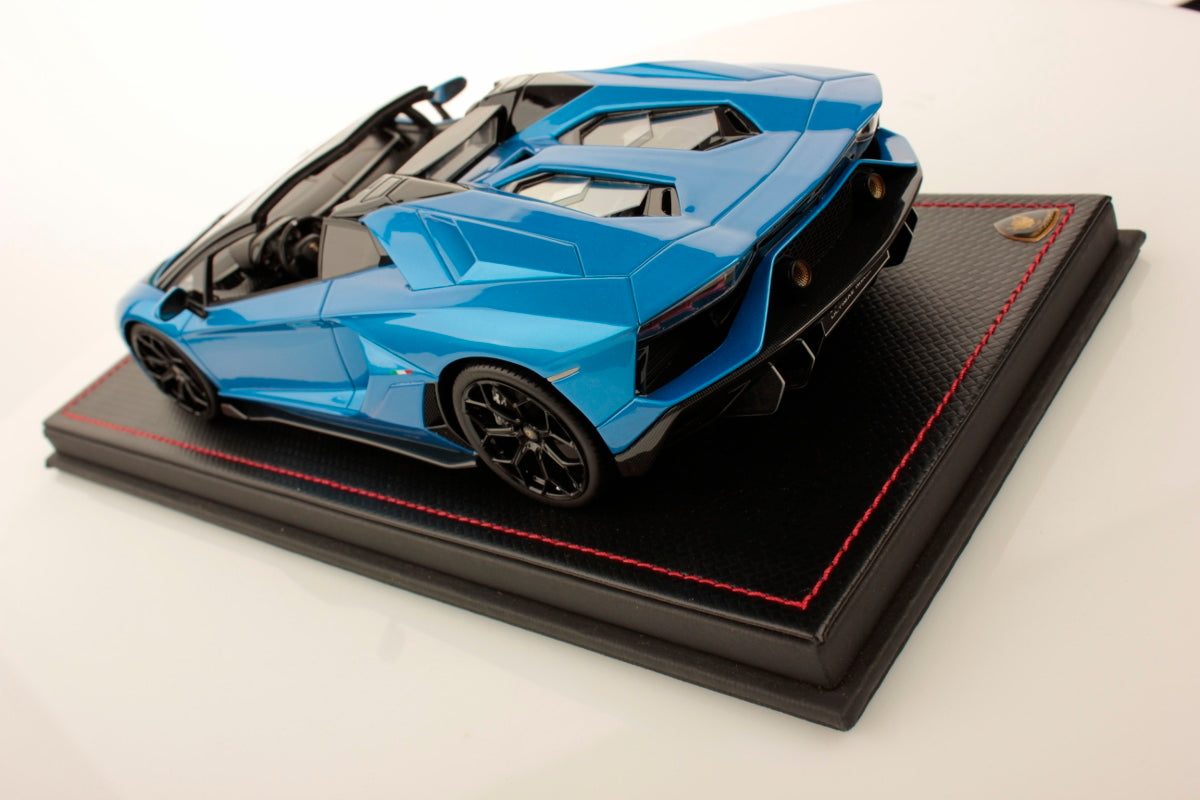 MR Models Lamborghini Aventador LP 780-4 Ultimae Roadster Blu Tawaret 1:18 WITH DISPLAY