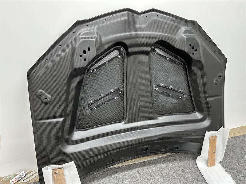 Lamborghini URUS MSY Style Carbon Fiber Hood 2018-2022