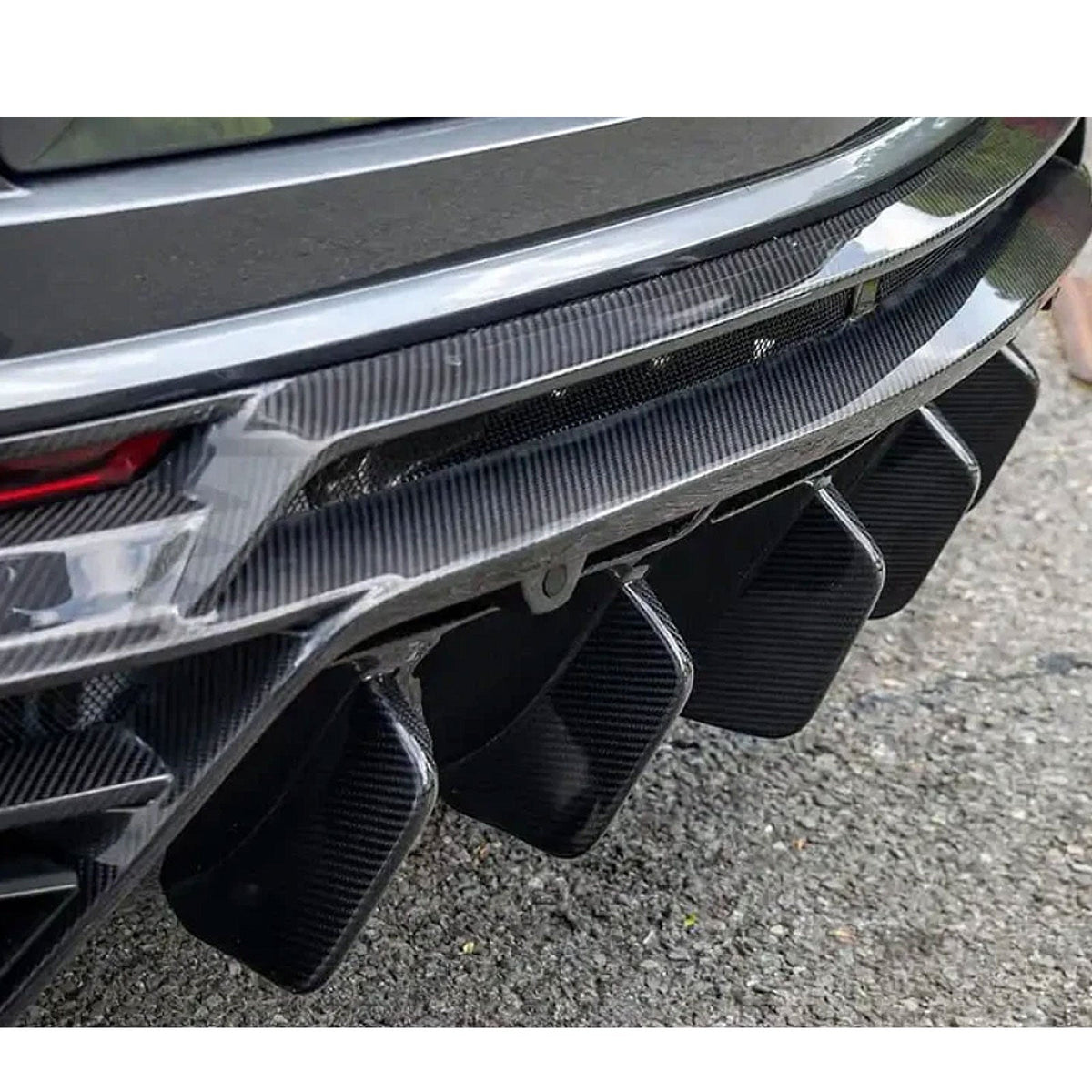 Bull Boost Performance MSY Style Dry Carbon Fiber Rear Diffuser for Lamborghini Urus - View 2