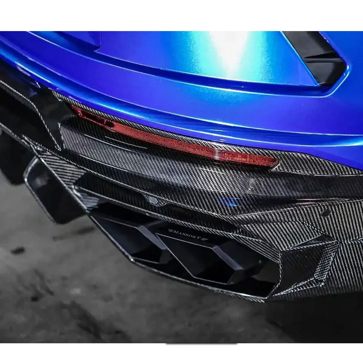 Bull Boost Performance MSY Style Dry Carbon Fiber Rear Diffuser for Lamborghini Urus - View 3