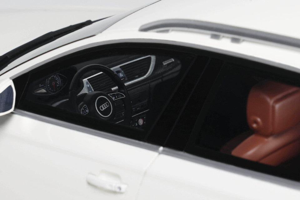 Otto 2015 Audi A6 (C7) Allroad Quattro Avant Ibis White 1:18