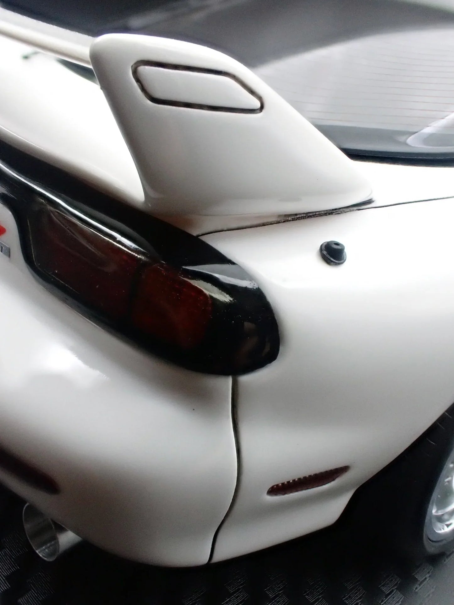 Ignition-Model Mazda RX-7 (FD3S) MazdaSpeed A-Spec White 1:18