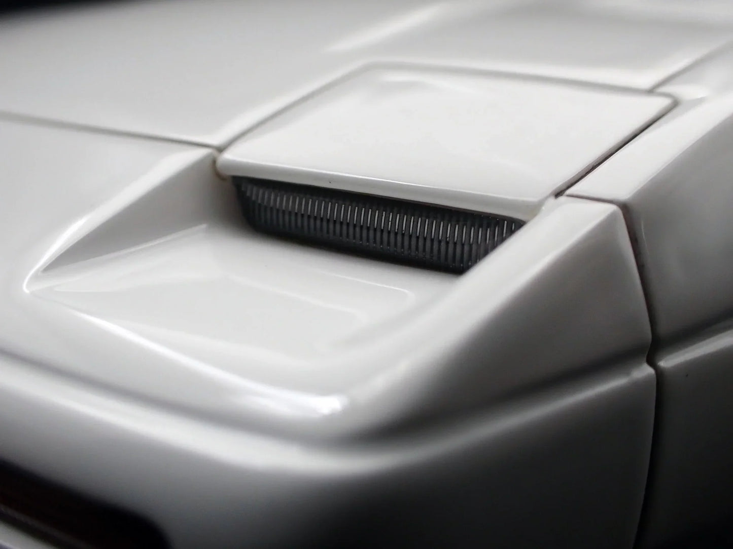 Ignition-Model Nissan Fairlady Z 300 ZR Z31 2-Seater RHD White 1:18