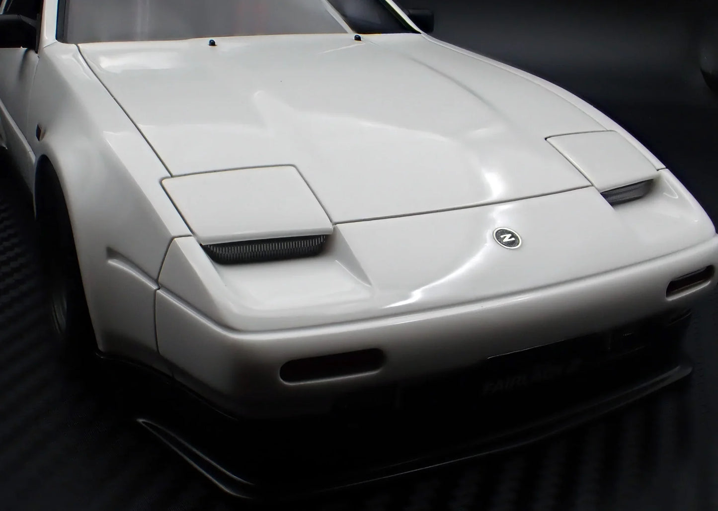 Ignition-Model Nissan Fairlady Z 300 ZR Z31 2-Seater RHD White 1:18