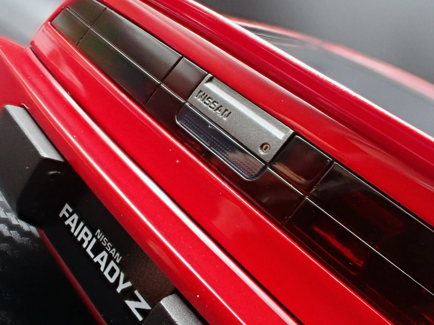 Ignition-Model Nissan Fairlady Z 300 ZR Z31 2-Seater RHD Red 1:18