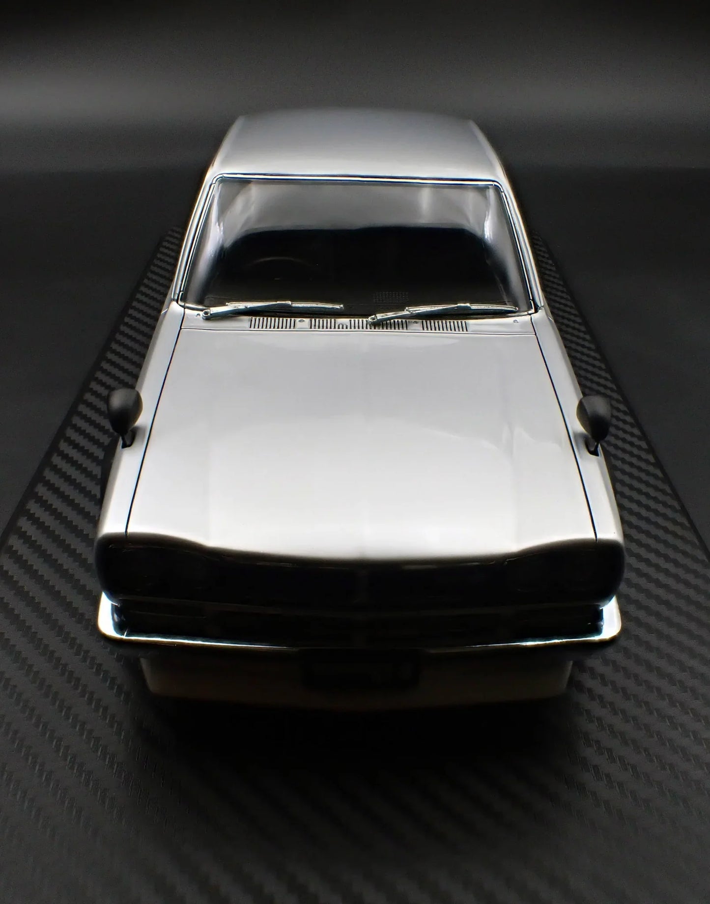 Ignition-Model Nissan Skyline 2000 GT-R (KPGC10) Silver 1:18