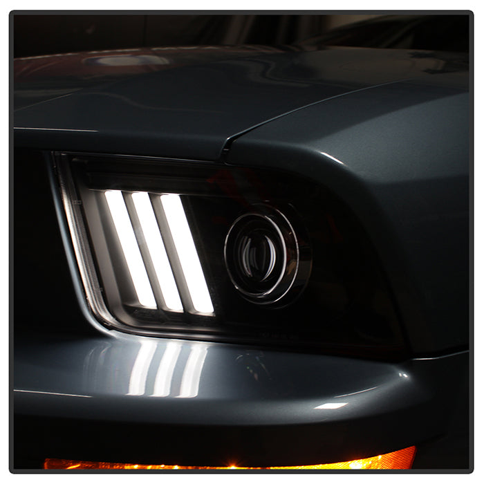 Spyder 05-08 Ford Mustang Projector Headlights V2 w/ LED DRL - Black (PRO-YD-FM05V2-DRL-BK) 5083876