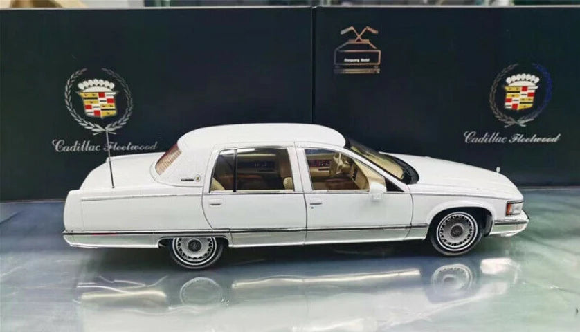 Xiaoguang Model 1993 Cadillac Fleetwood Brougham White 1:18