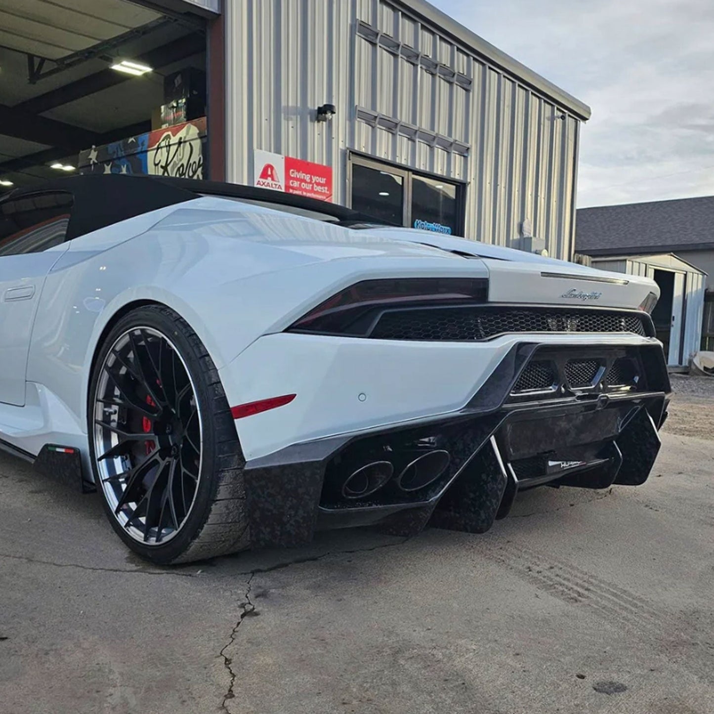 V Style Forged Carbon Fiber Rear Diffuser for Lamborghini Huracan LP 610