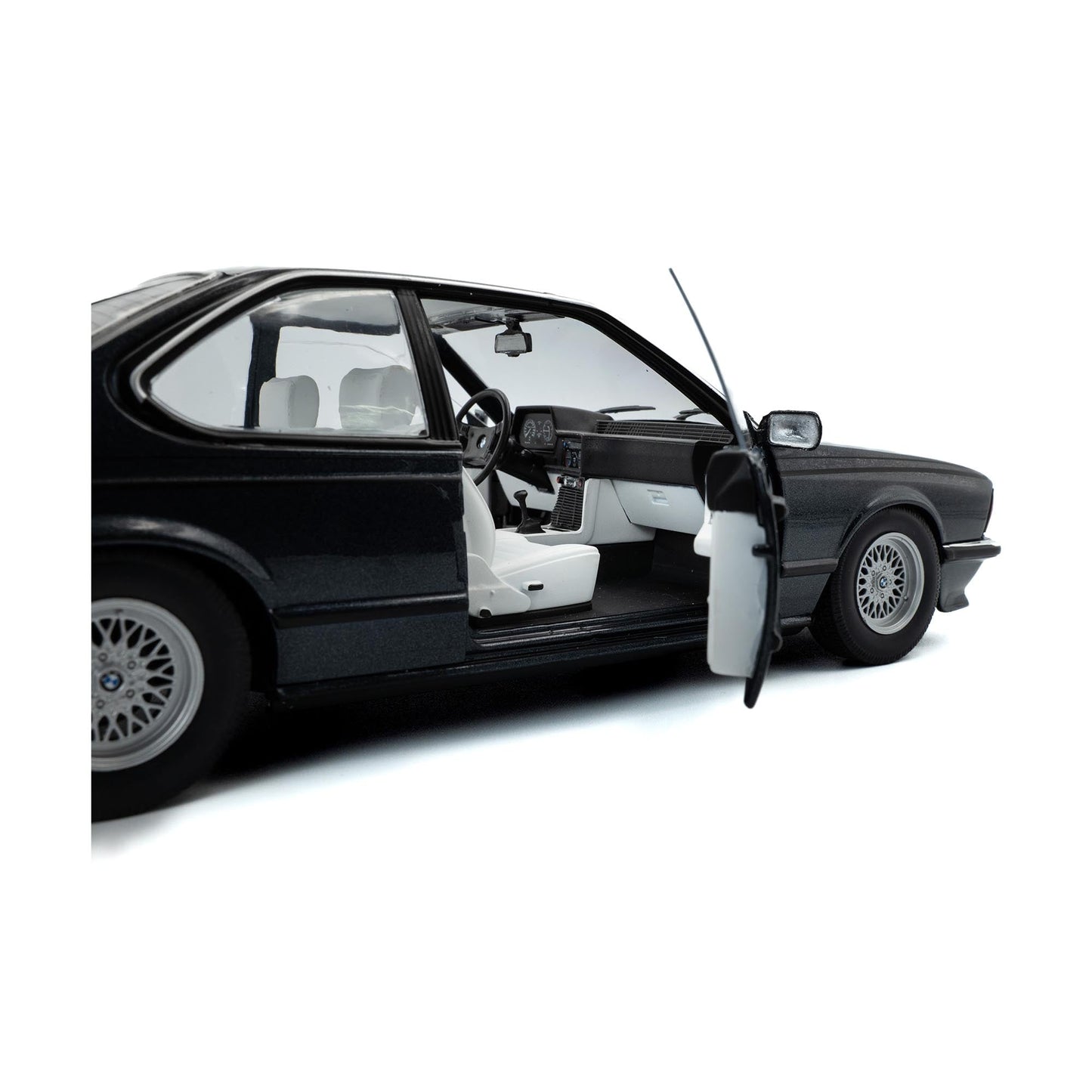 Solido 1984 BMW 635 CSI (E24) Macau Blue 1:18