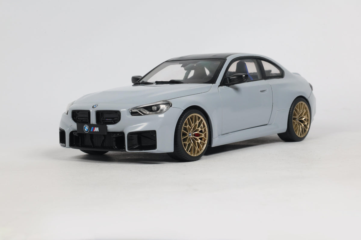STM Diecast Solido 2025 BMW M2 CS G87 Brooklyn Grey 1:18 - View 2