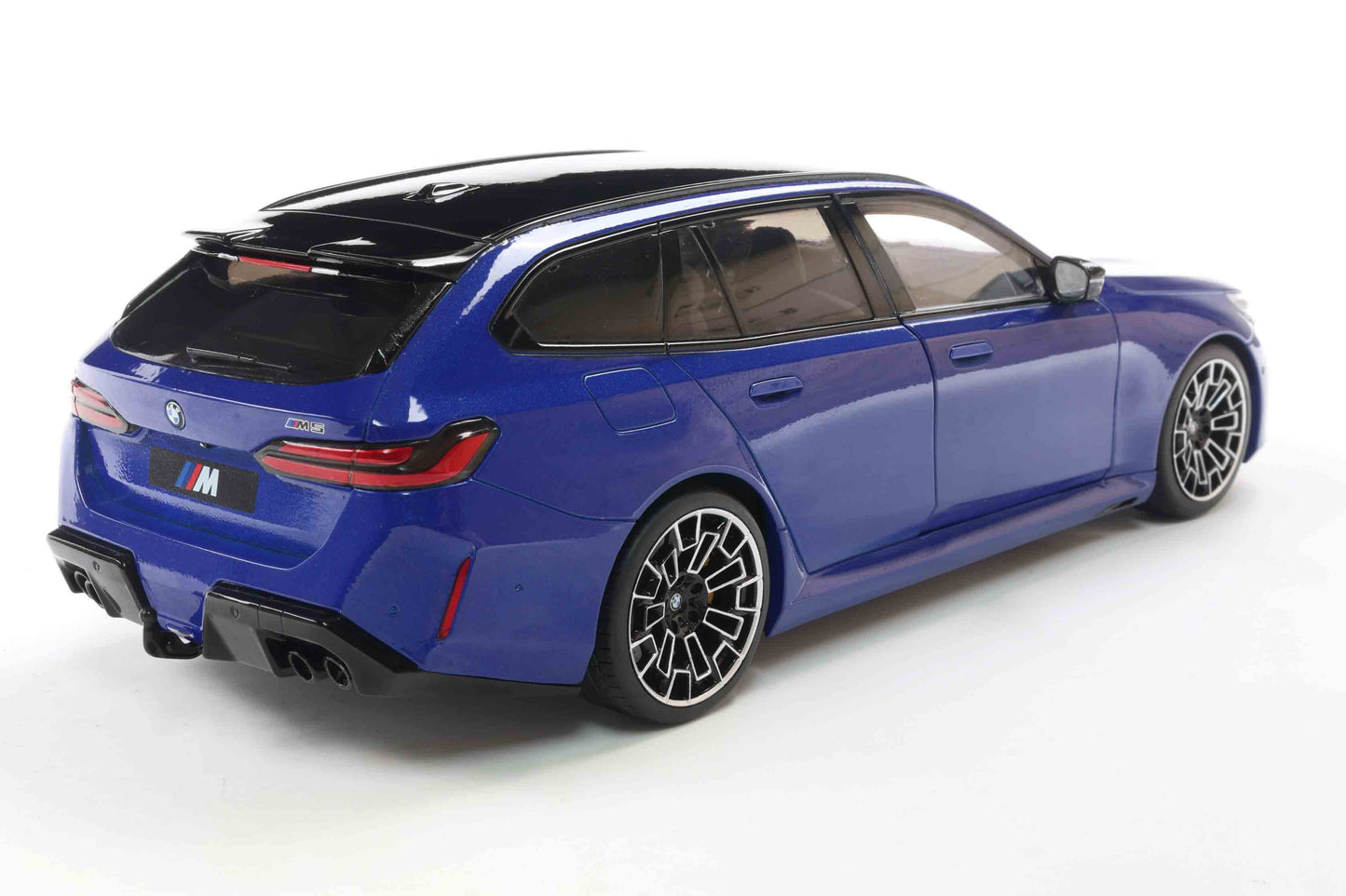 Solido 2024 BMW M5 (G99) Touring M Wagon Marina Bay Blue Metallic 1:18