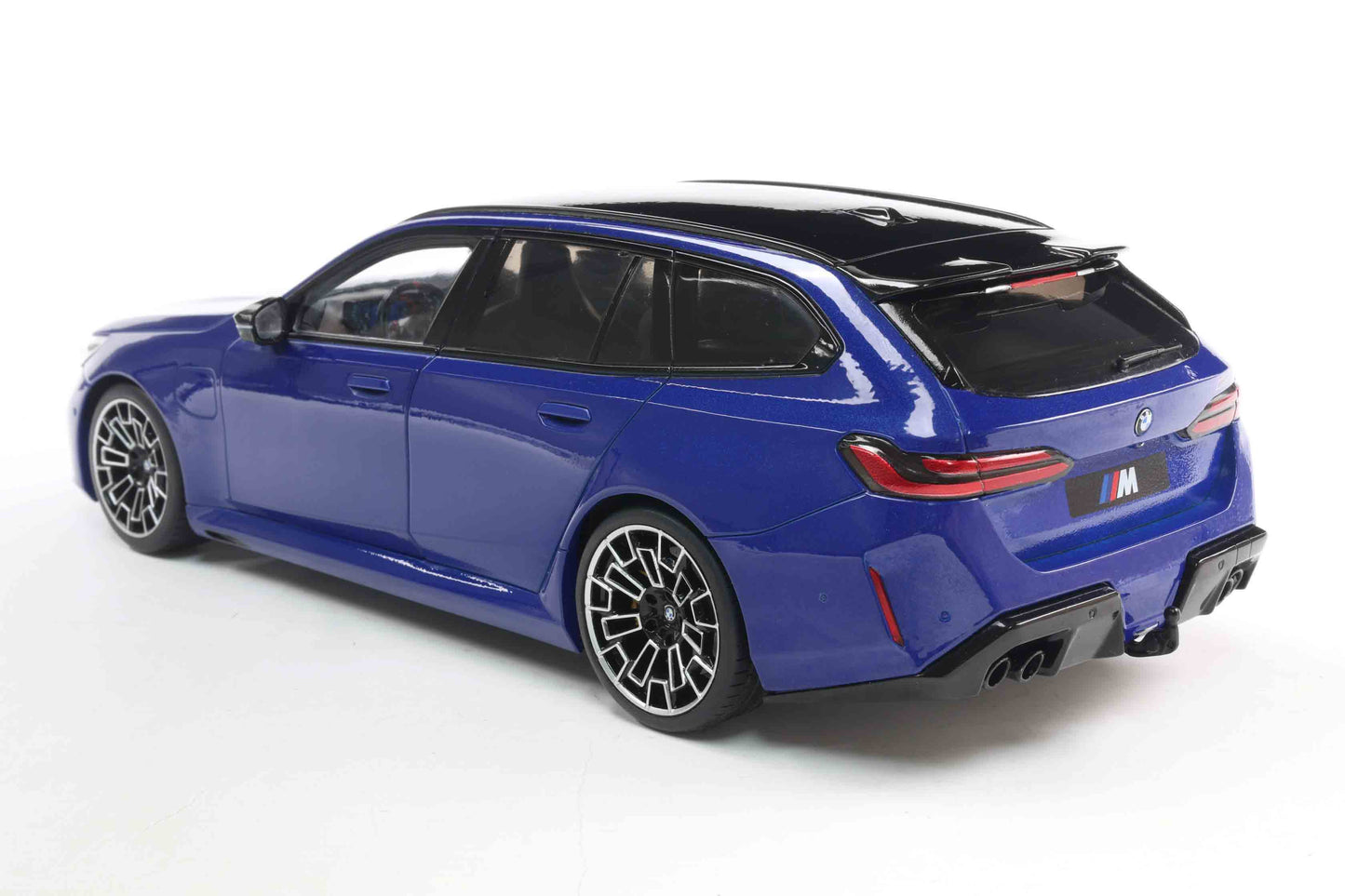 Solido 2024 BMW M5 (G99) Touring M Wagon Marina Bay Blue Metallic 1:18
